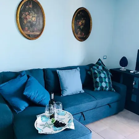 Maison Blue *
